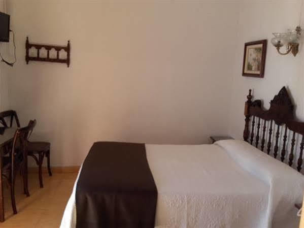 Hostal Enriqueta Marbella Luaran gambar