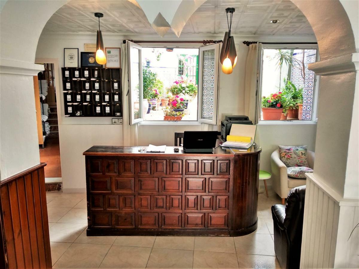 Hostal Enriqueta Marbella Luaran gambar