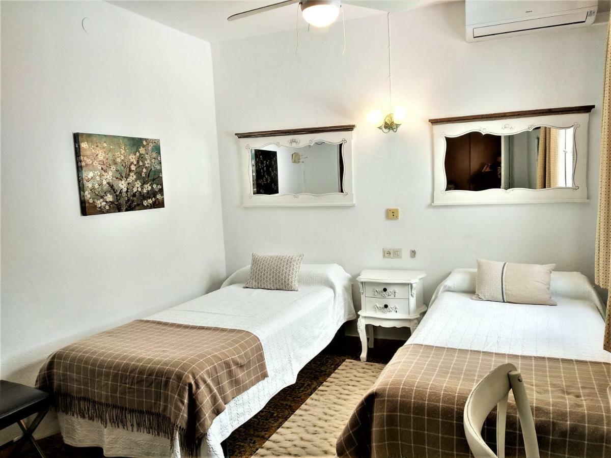 Hostal Enriqueta Marbella Luaran gambar